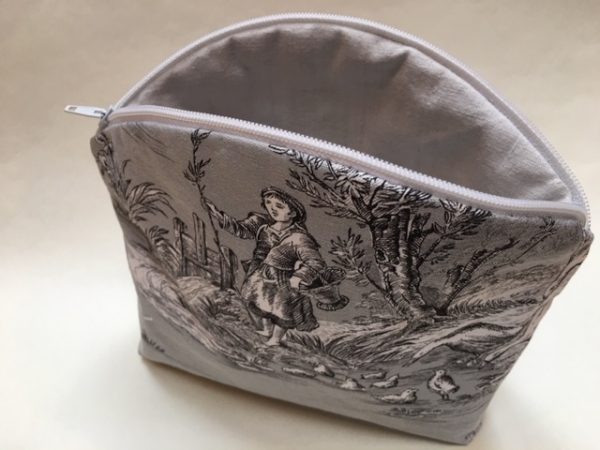 Kosmetiktasche, Schminktasche, Toile de Jouy, altes Leinen, grau