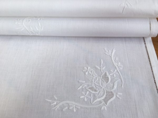 Tischdecke mit Stickerei | 1180 – Bild 6
