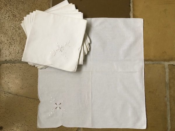 8 Servietten mit Stickerei | 129 – Bild 5