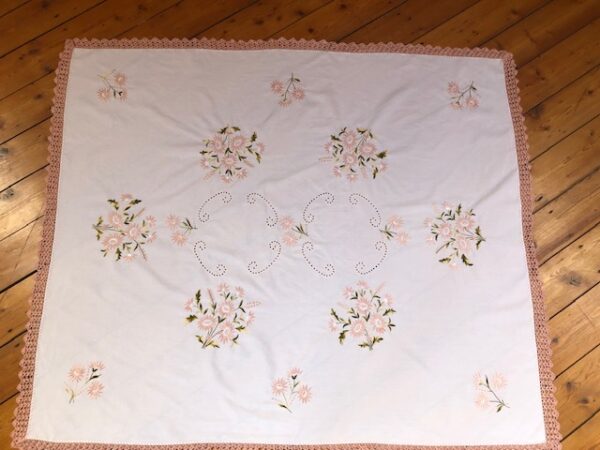 bestickte Tischdecke | 2250 – Bild 2