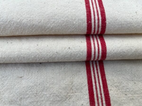 Handtuch mit roten Streifen | 2576